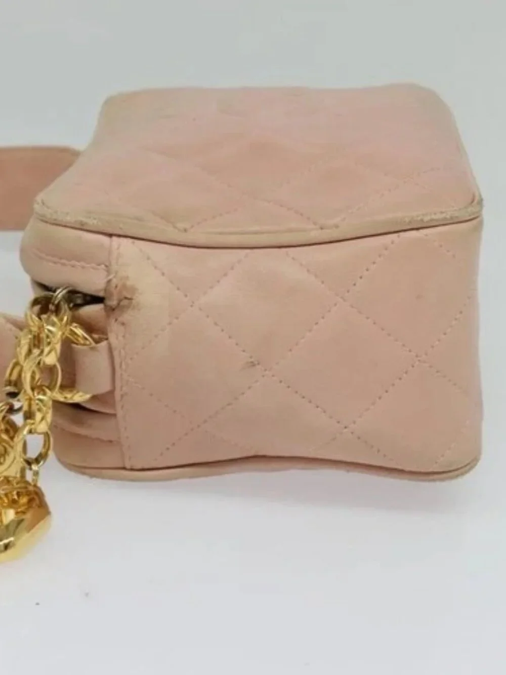CHANEL partly photo